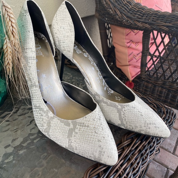 Heels - Gray and White - Picture 2 of 3